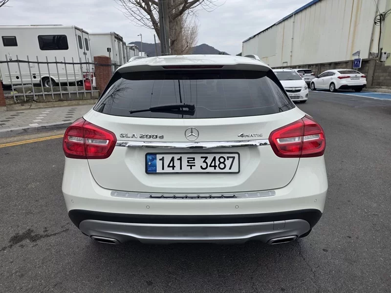 Mercedes-Benz GLA-Class