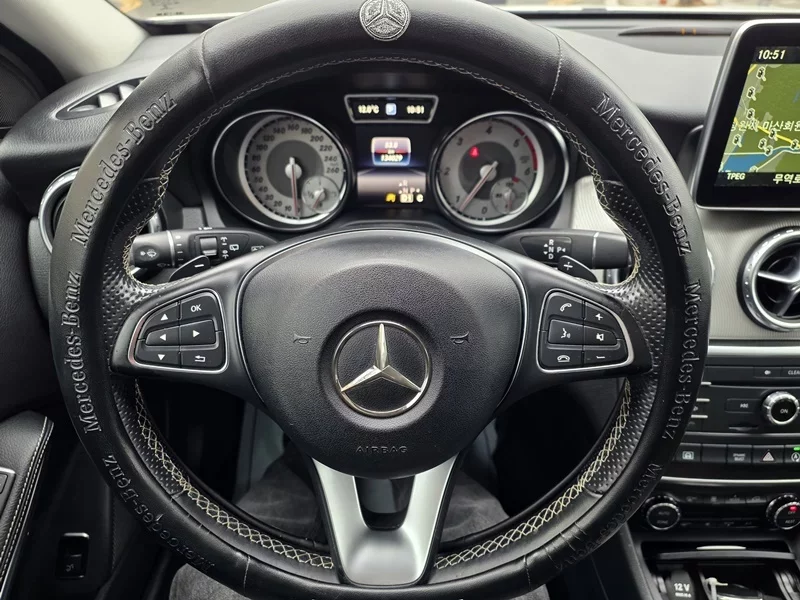 Mercedes-Benz GLA-Class