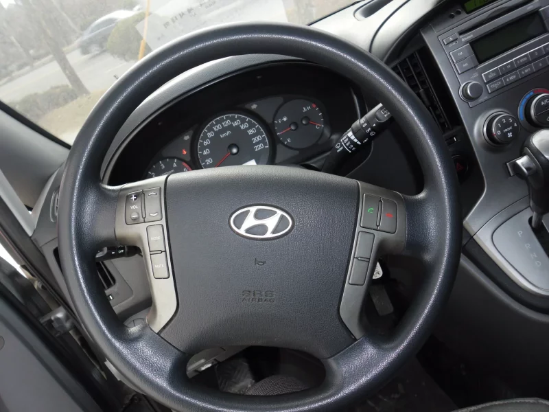 Hyundai Grand Starex