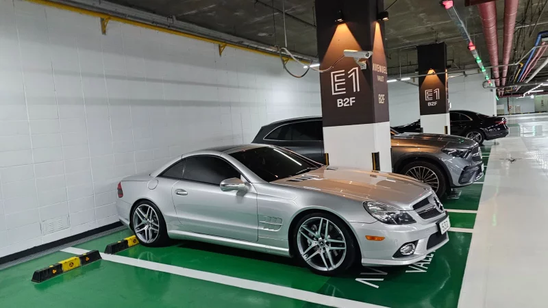 Mercedes-Benz SL-Class