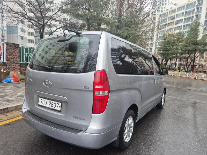 Hyundai Starex