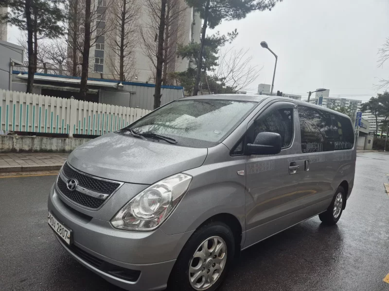 Hyundai Starex