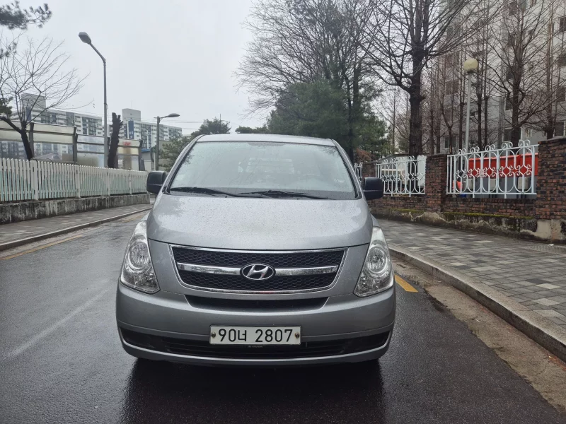 Hyundai Starex