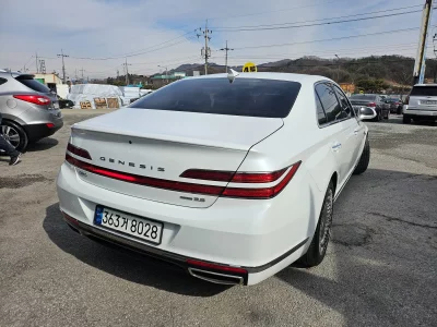 Genesis G90