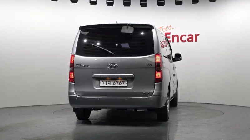 Hyundai Starex