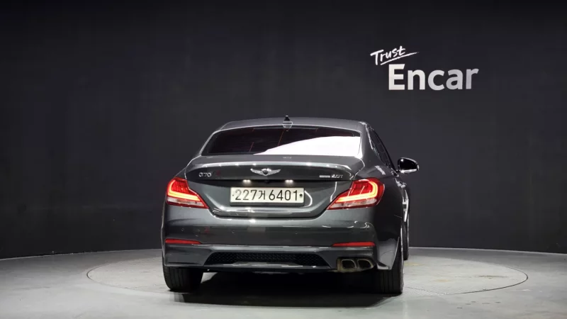 Genesis G70