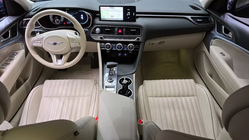Genesis G70