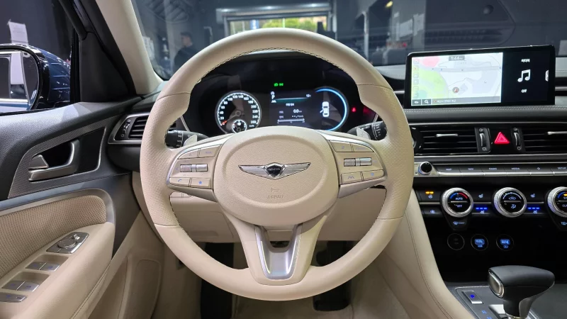 Genesis G70
