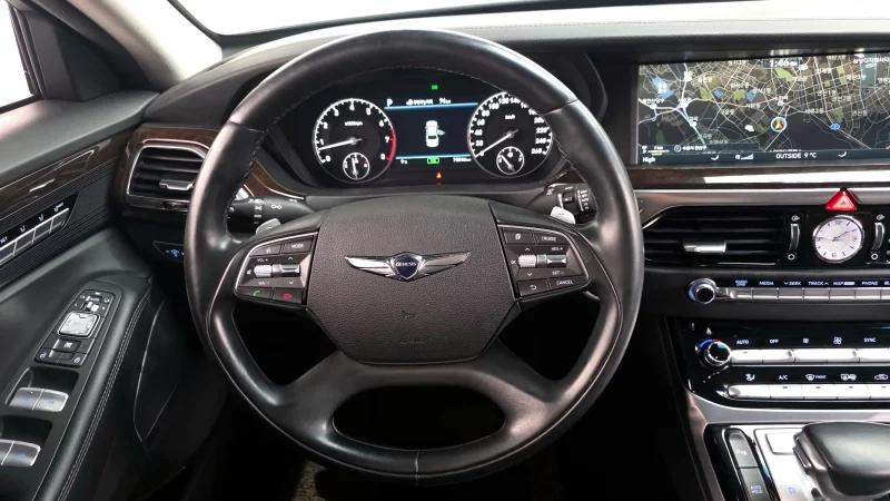Genesis EQ900