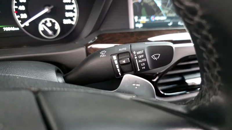 Genesis EQ900