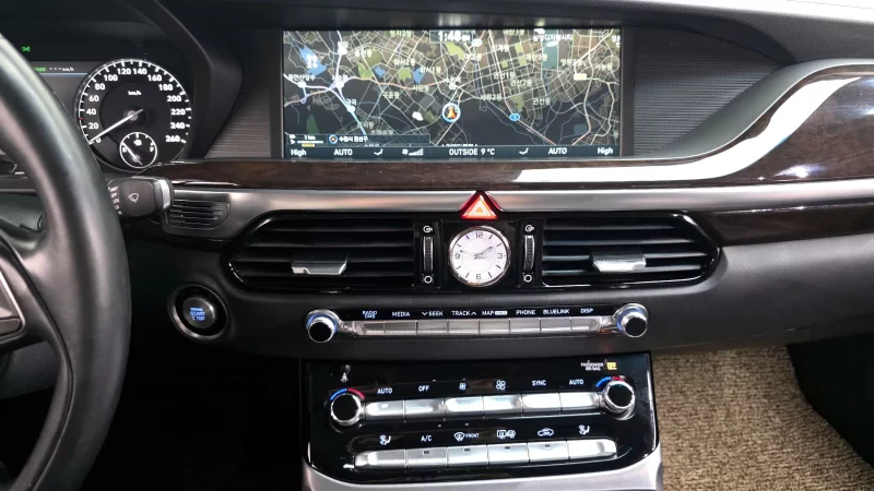 Genesis EQ900