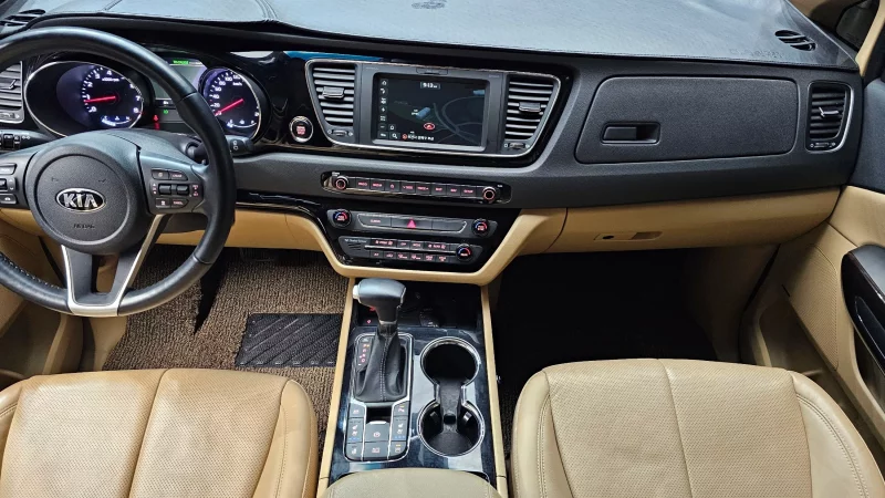 Kia Carnival