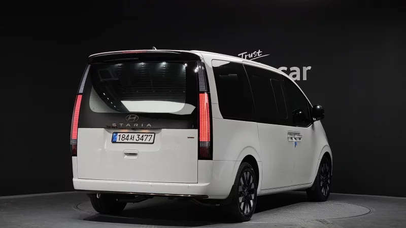 Hyundai Staria