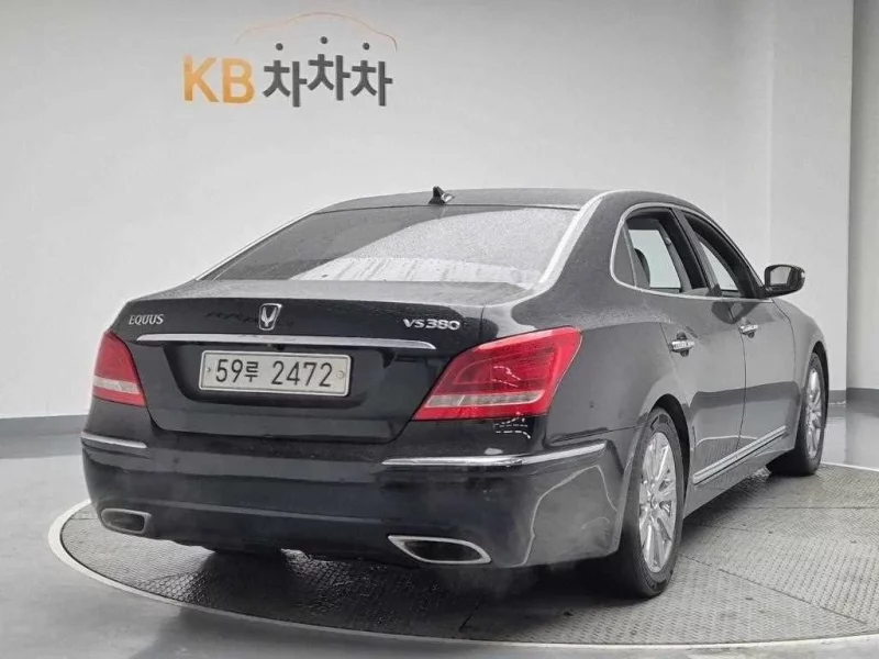 Hyundai Equus