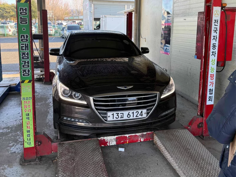 Hyundai Genesis