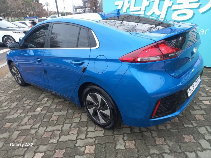 Hyundai Ioniq