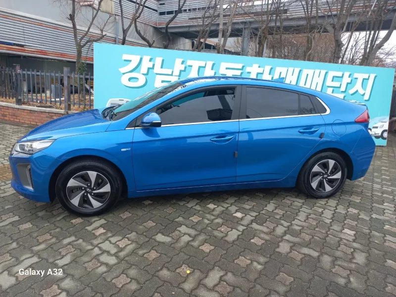 Hyundai Ioniq