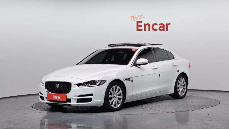 Jaguar XE