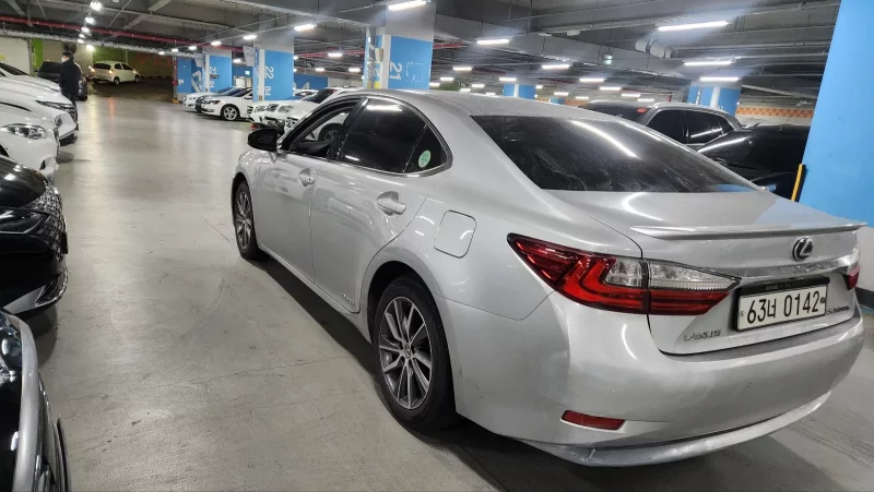Lexus ES300h