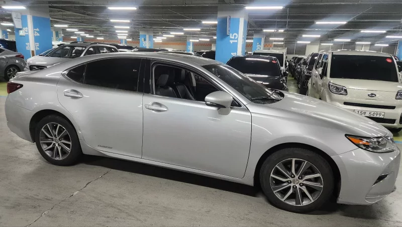 Lexus ES300h