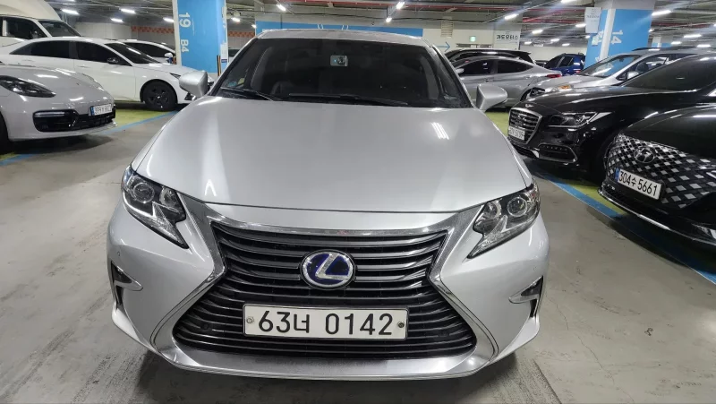 Lexus ES300h