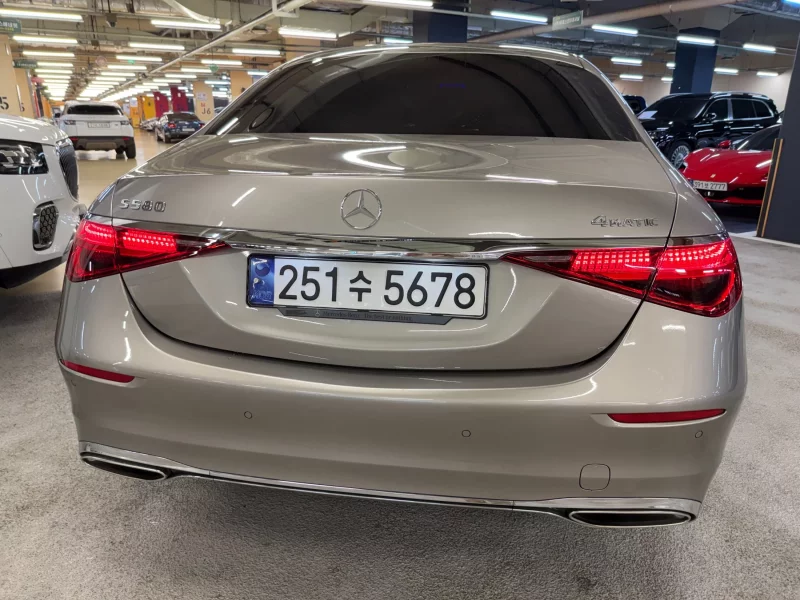 Mercedes-Benz S-Class