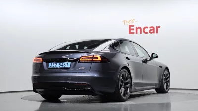 Tesla MODEL S