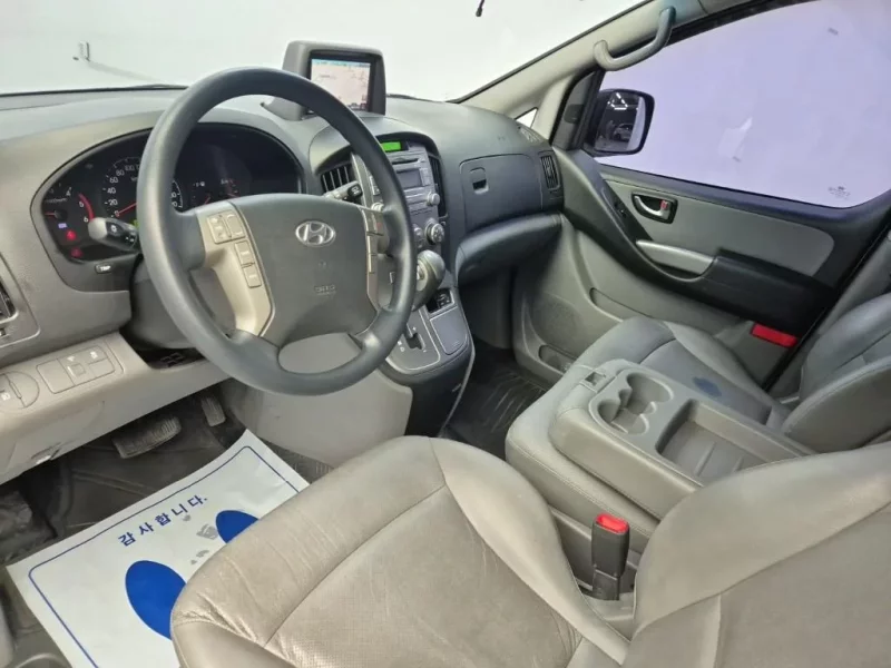 Hyundai Grand Starex