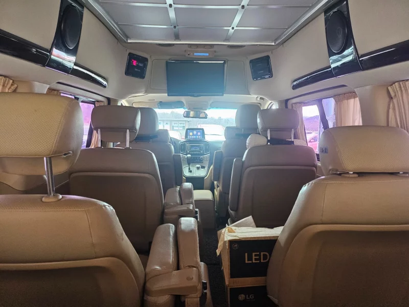 Hyundai Starex