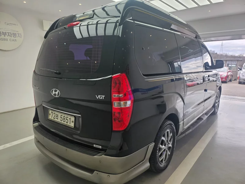 Hyundai Starex
