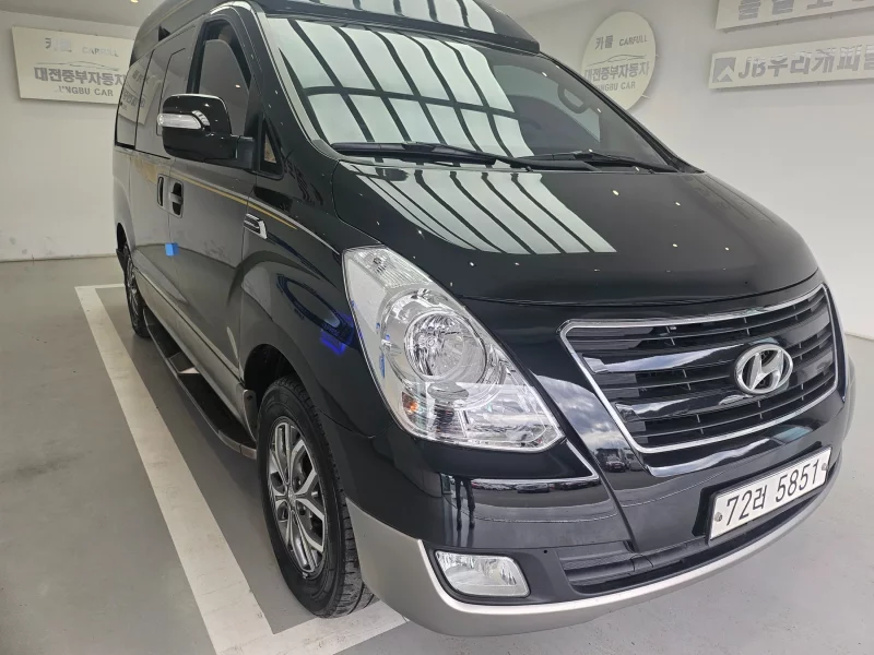 Hyundai Starex