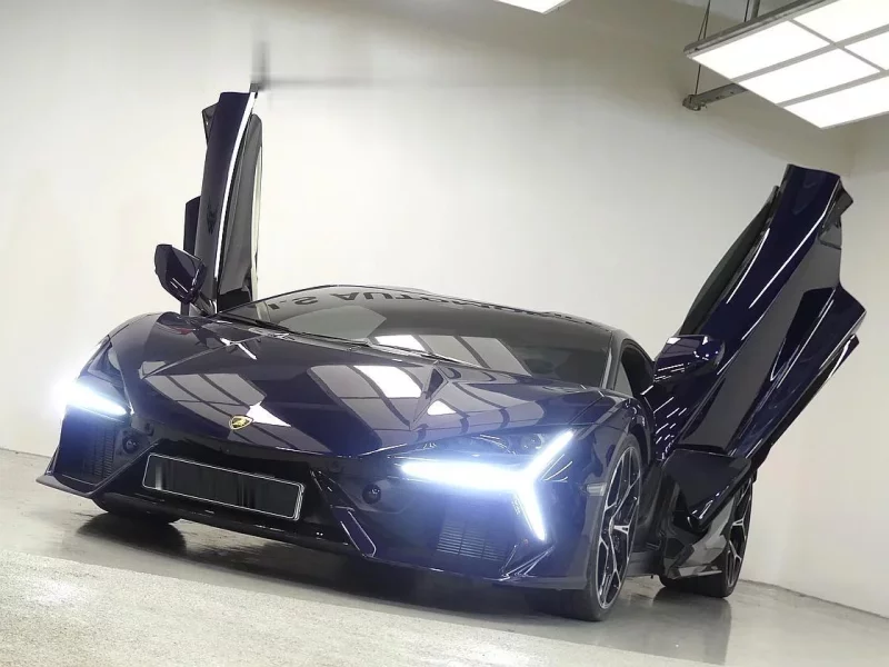Lamborghini REVUELTO