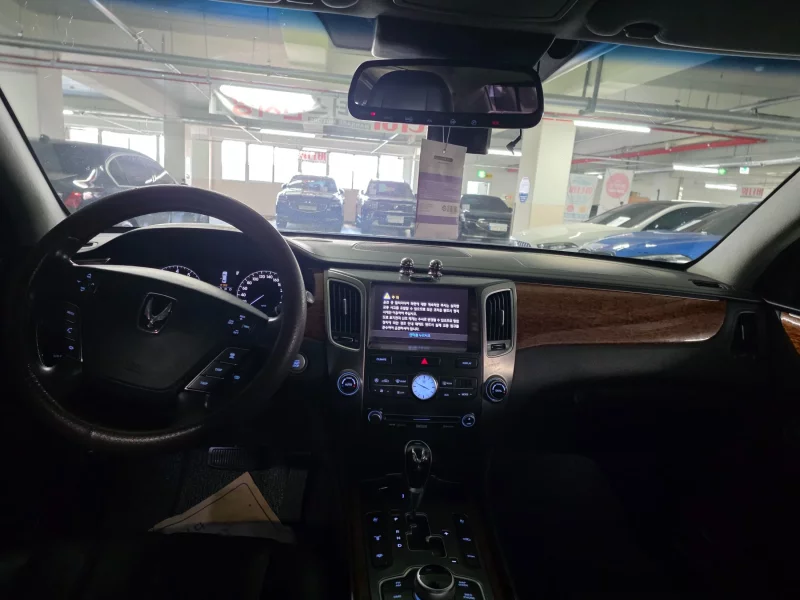 Hyundai Equus