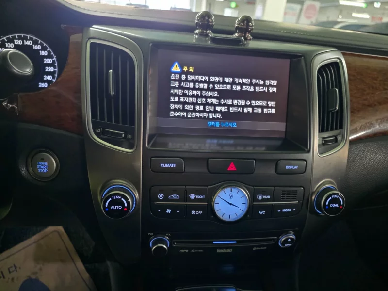 Hyundai Equus