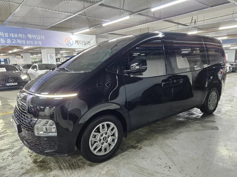 Hyundai Staria