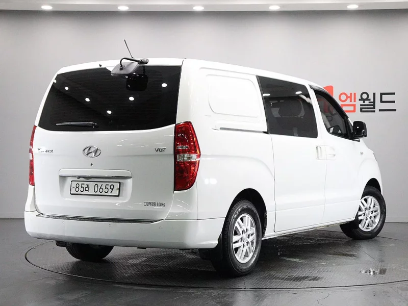 Hyundai Starex