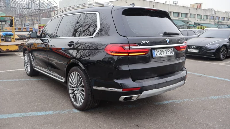 BMW X7