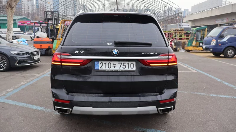 BMW X7