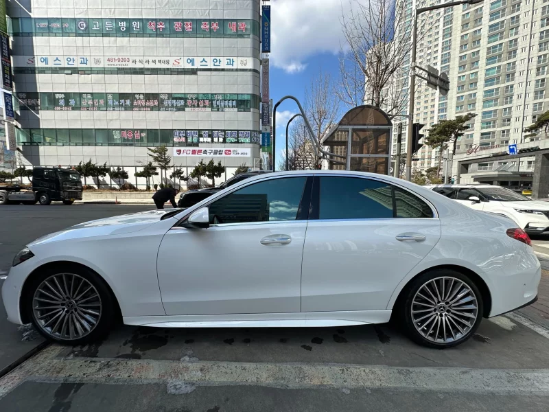 Mercedes-Benz C-Class
