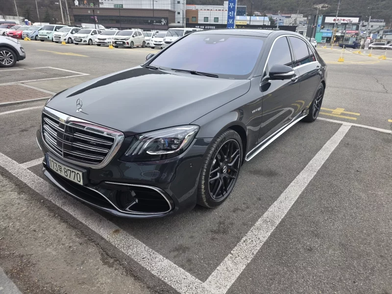 Mercedes-Benz S-Class