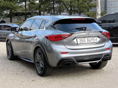 Infiniti Q30