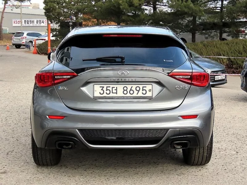Infiniti Q30