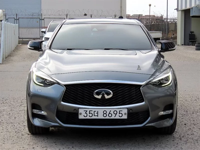 Infiniti Q30
