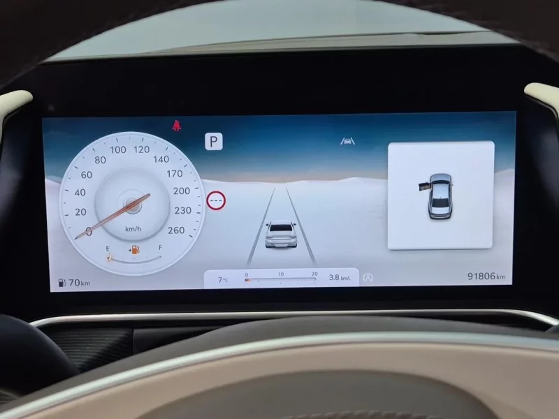 Genesis G90