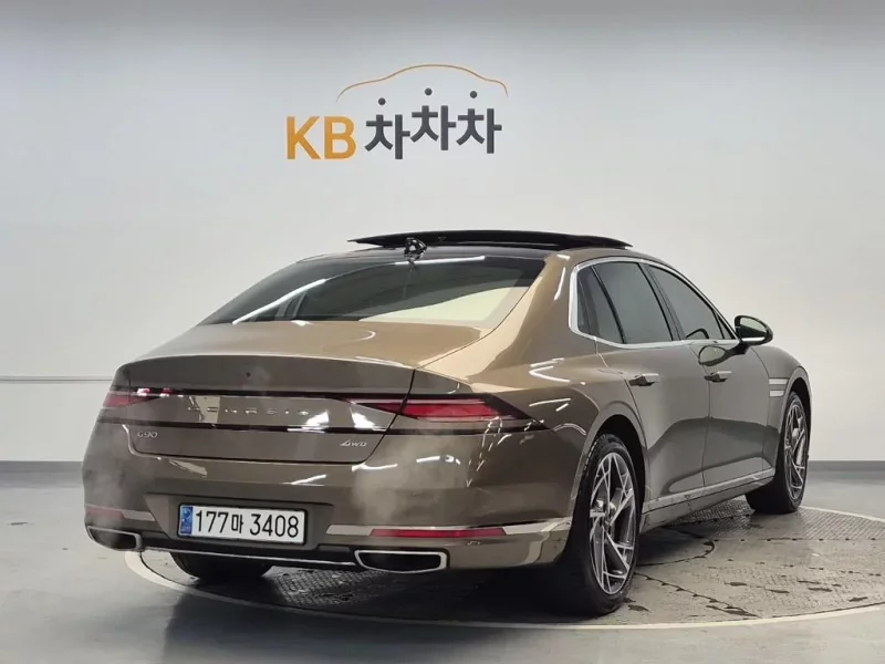 Genesis G90