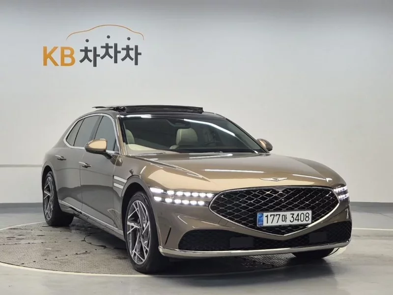 Genesis G90