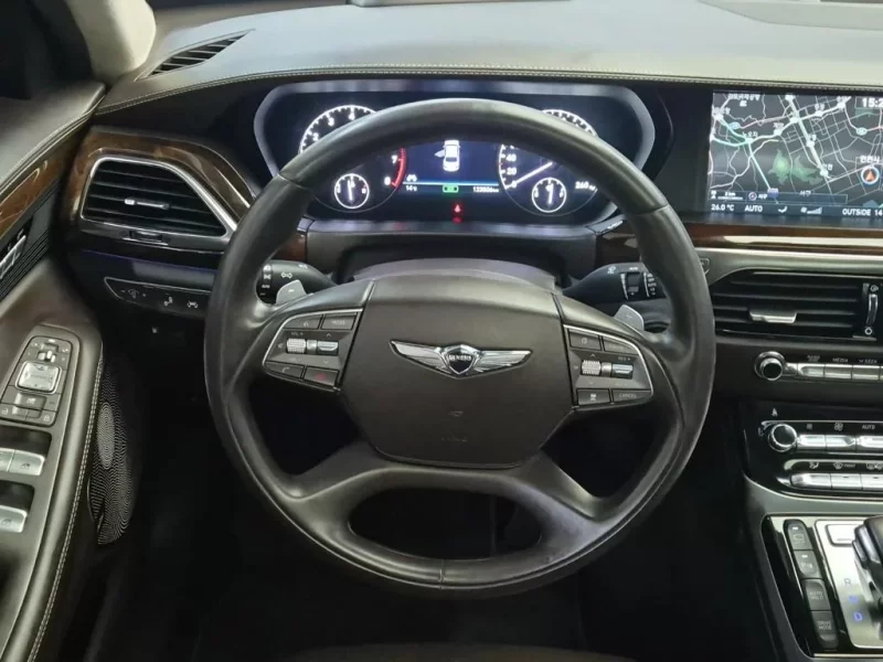 Genesis EQ900