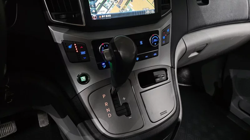 Hyundai Starex