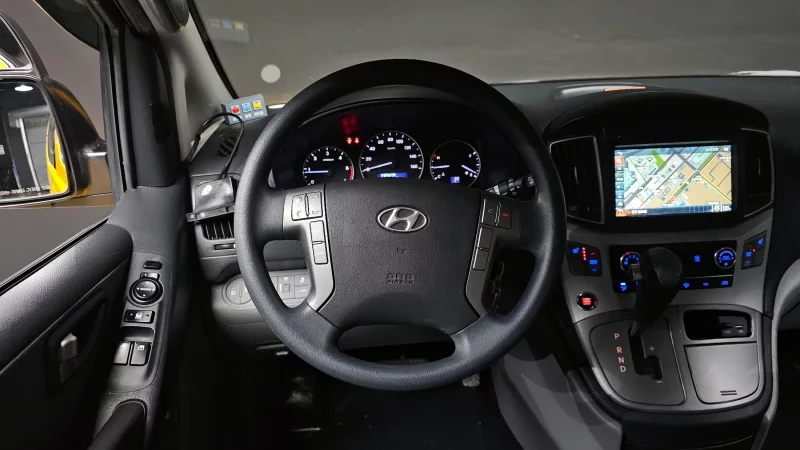 Hyundai Starex