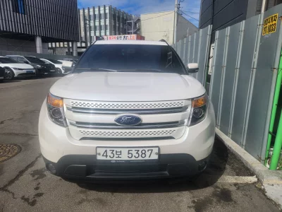 Ford EXPLORER
